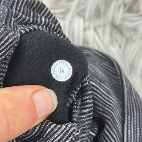 Lululemon Align Crop *21" Wee Are From Space Dark Carbon Ice Grey - Picture 6 of 7